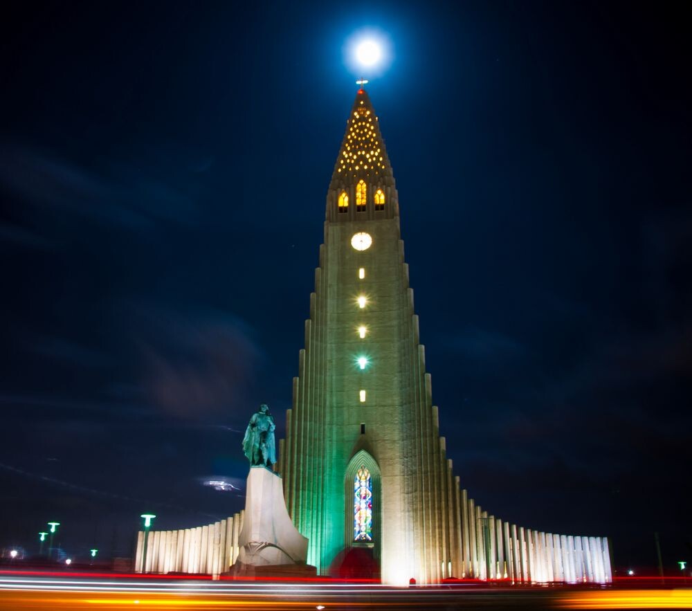 Hallgrímskirkja，冰岛最大的教堂。