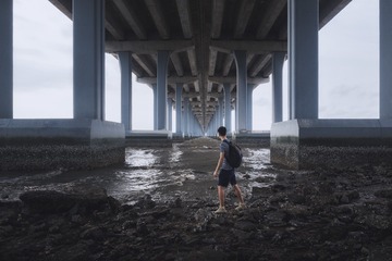001
