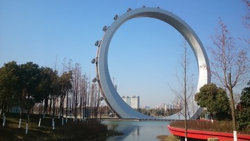 140137