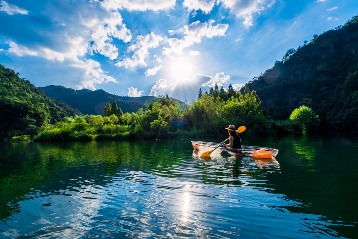 这张照片拍完后相机掉河里了,真是惨