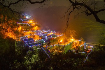 input/秦怀玉+五龙宫夜景