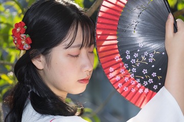 001