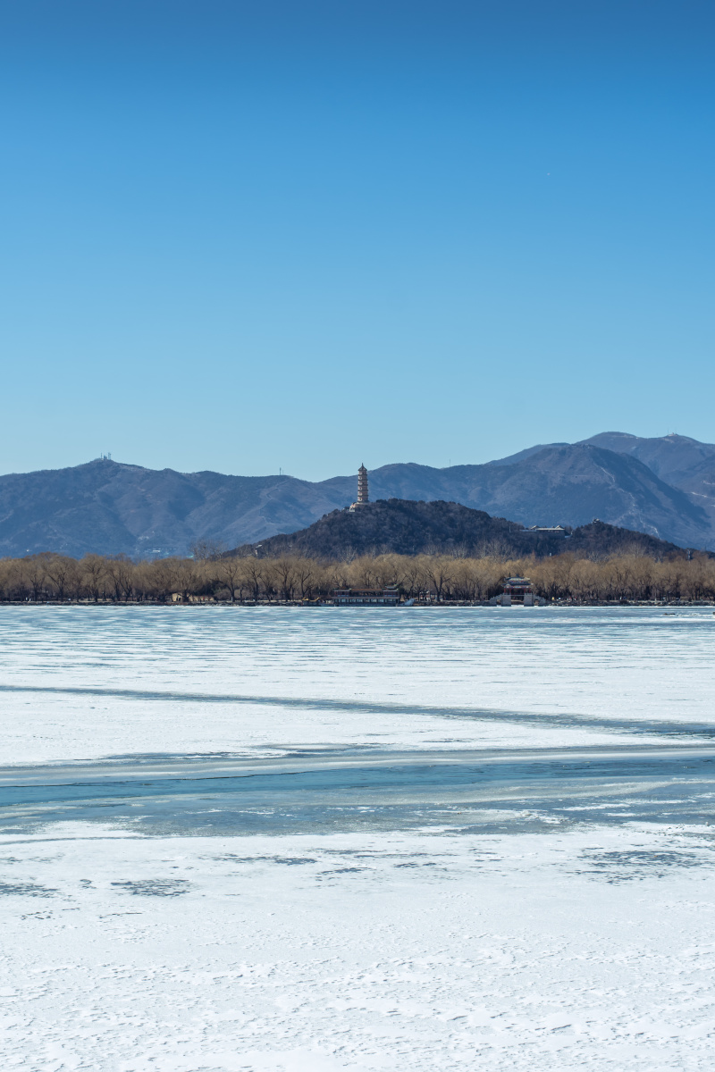 颐和园昆明湖玉泉山雪景