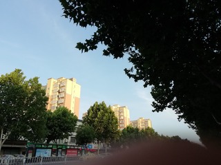805643