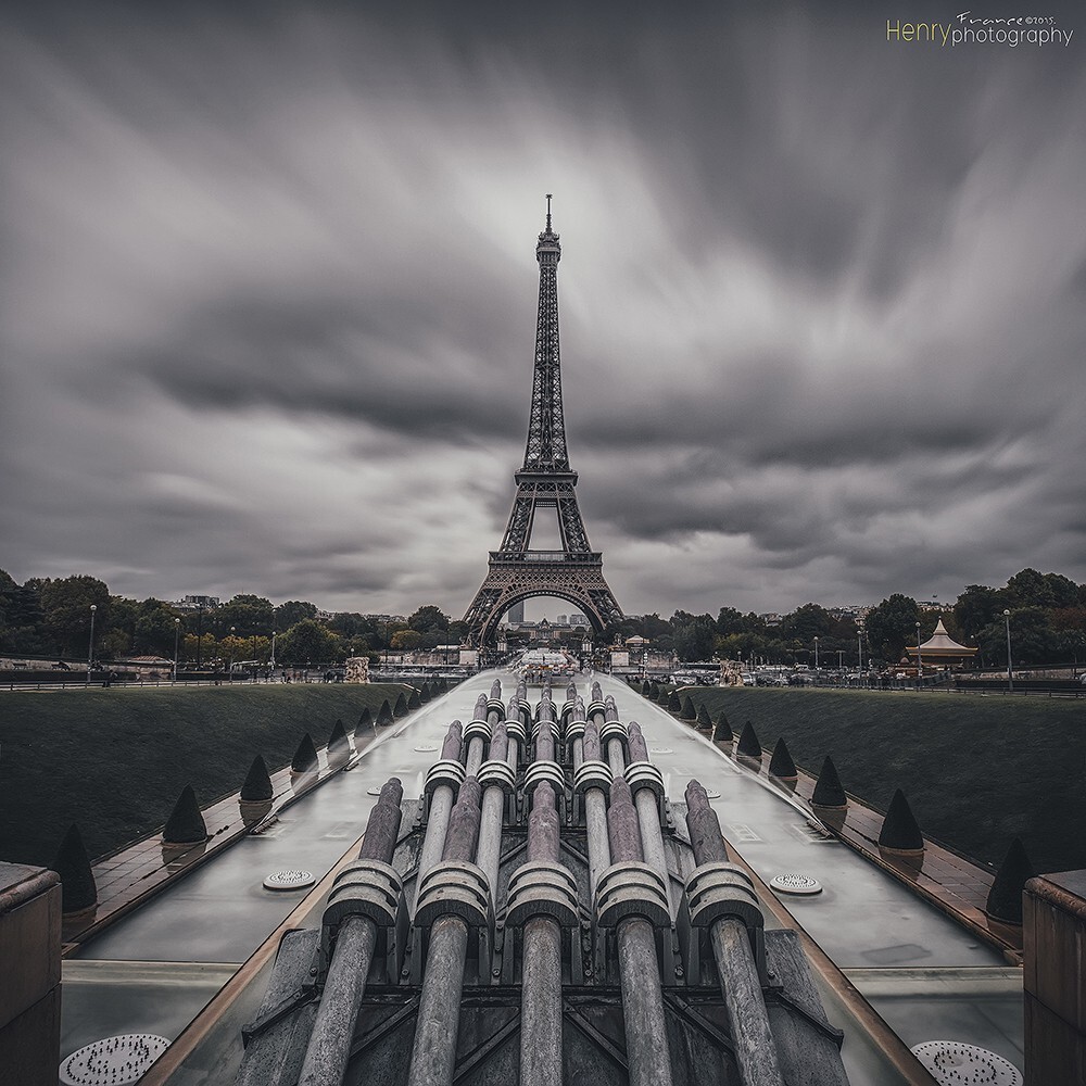 巴黎艾菲尔铁塔定妆照。