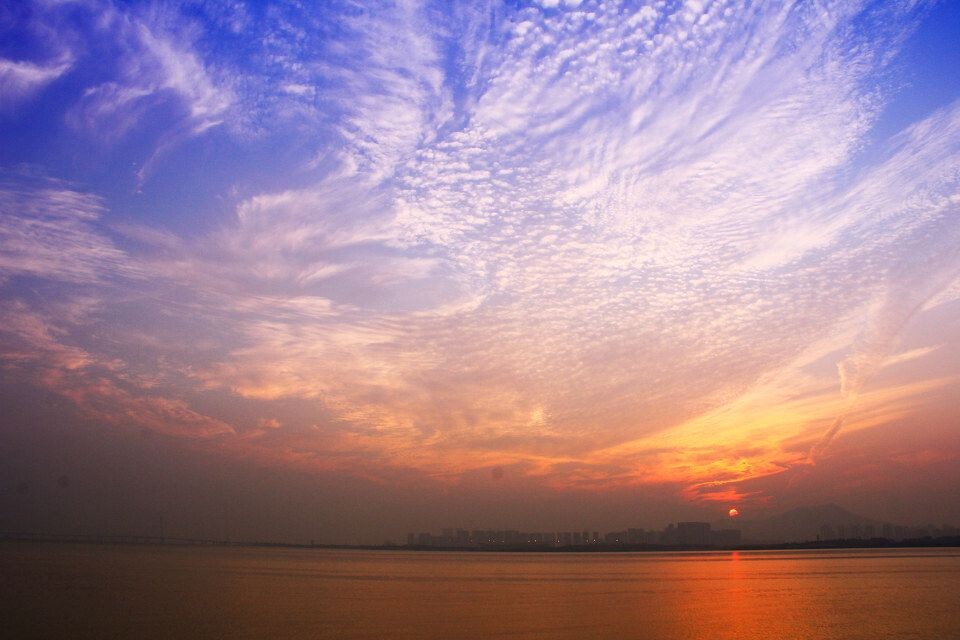 晚霞<a href="https://tuchong.com/3544380/" target="_blank">@深圳湾</a><br />
