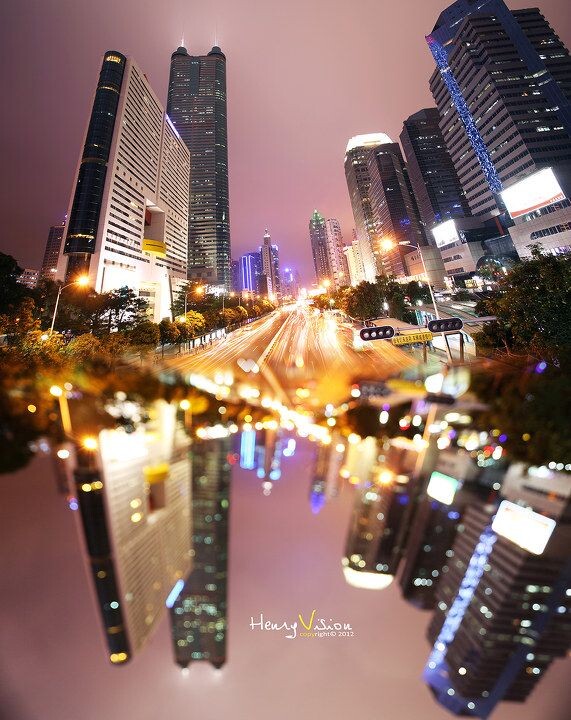 The Same Sight, The Different Idea.<br />
这张相片是我第一次尝试弄这种效果。摄于深圳深南大道。
