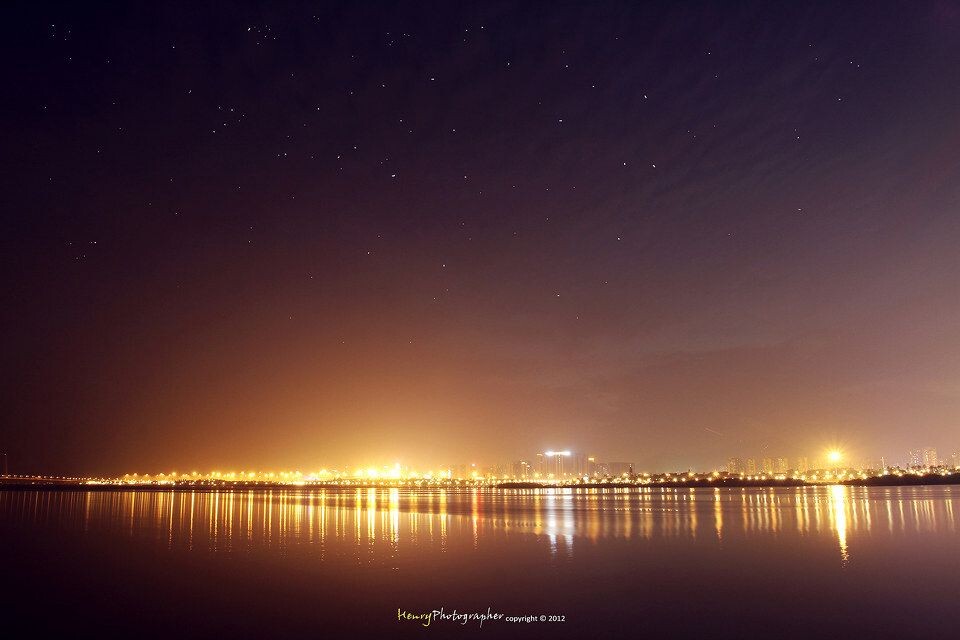 难得在深圳见到如此多而清晰的星星,摄于深圳湾。