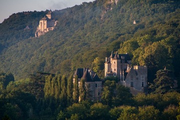 18973