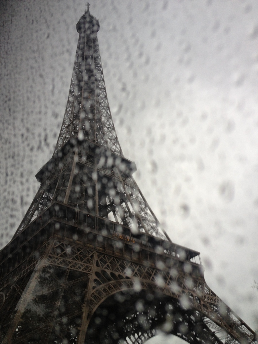 雨中的埃菲尔铁塔
