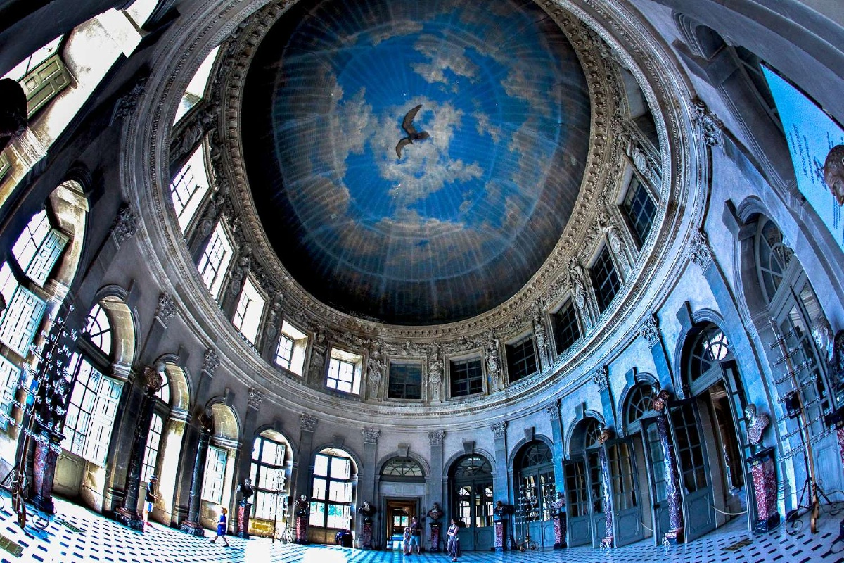 巴黎郊区沃勒维孔特城堡建于1658-1661,由路易十四时期的财政大臣