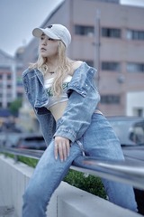 001