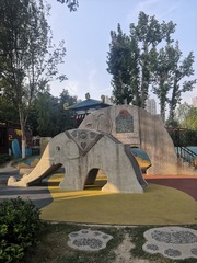 302885