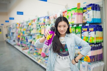 呲...