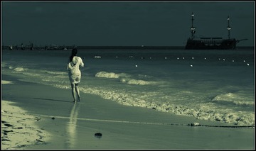 踏浪 (Walking in the waves)