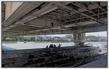 大桥下面