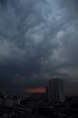 远处是夕阳的决斗！