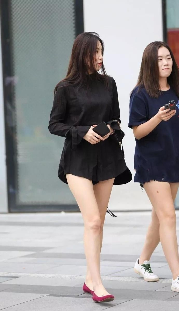 下装失踪金典街拍