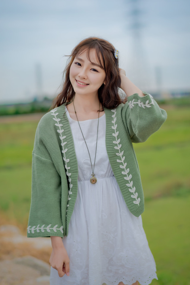 清新美女巧笑嫣然