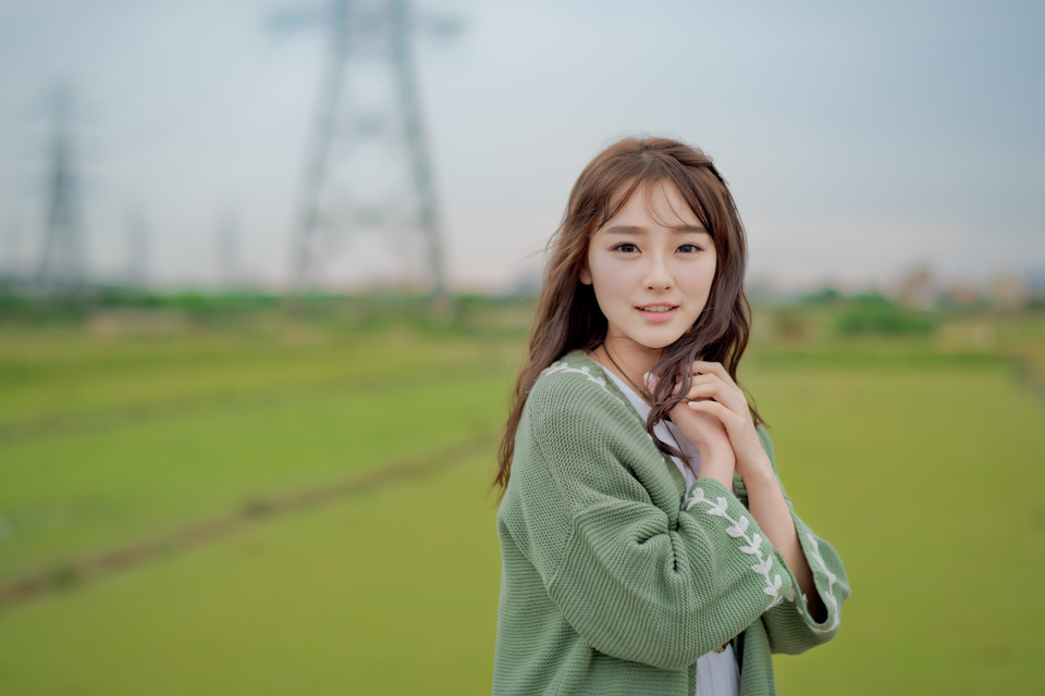 清新美女巧笑嫣然