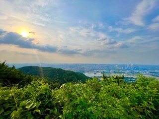 E18E0977-2E9E-469F-9803-43A175AA3A20/L0/001