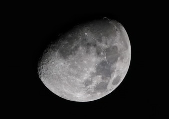 388945