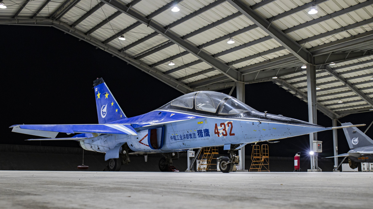 航空工业洪都飞机工业集团l-15高级教练机,图片摄于2020年南昌