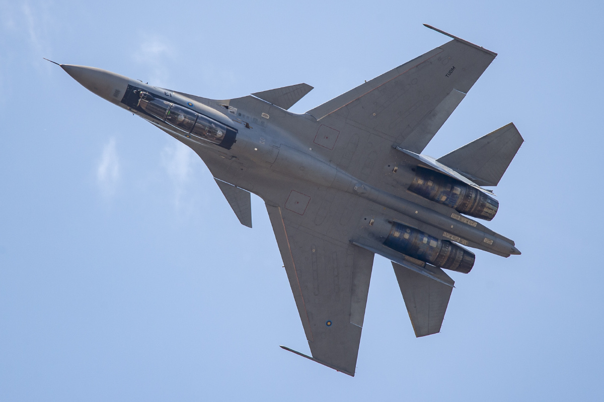 实拍马来西亚皇家空军苏30mkm战斗机兰卡威航展