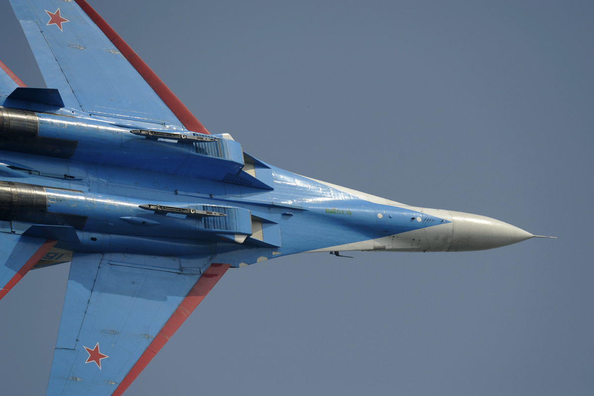 苏27su27勇士飞行表演队2012珠海航展资料图