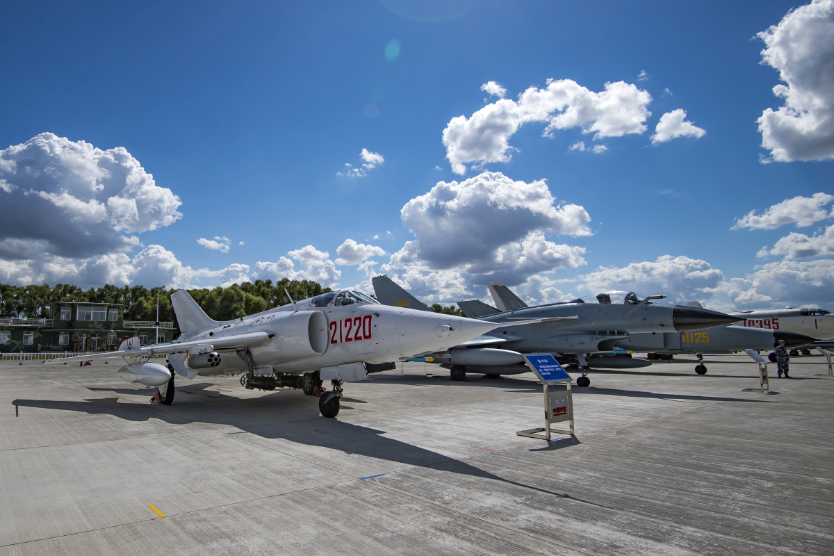 强5q5强击机攻击机中国空军资料图
