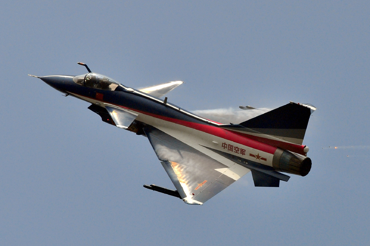 歼10战斗机珠海航展2010资料图
