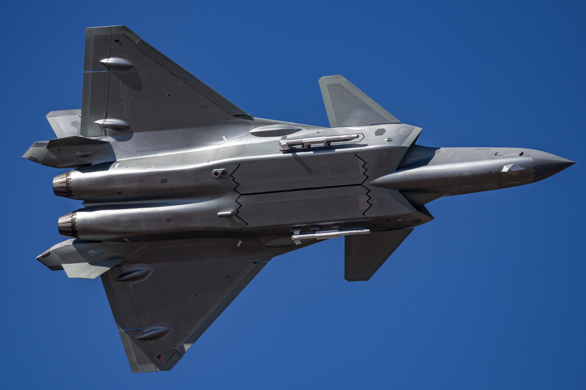 歼-20隐形战斗机 资料图 水平盘旋 - 航空新视野 - 图虫