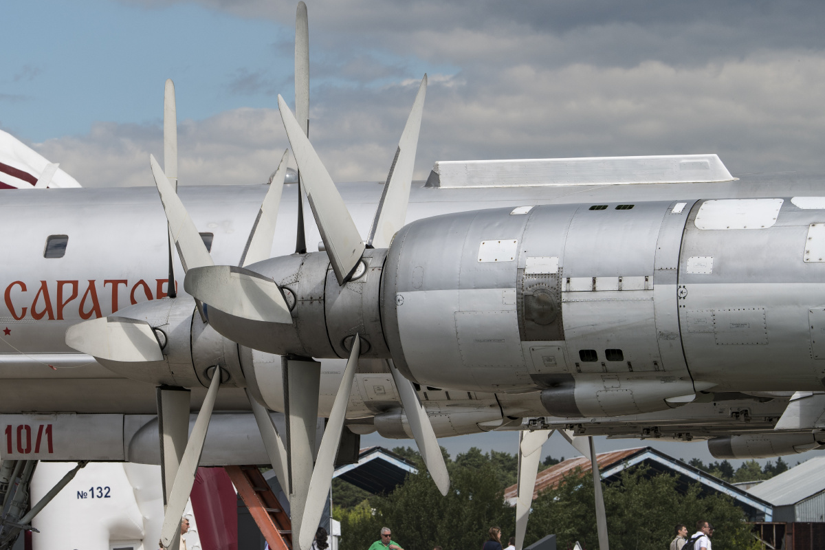 图95熊战略轰炸机资料图