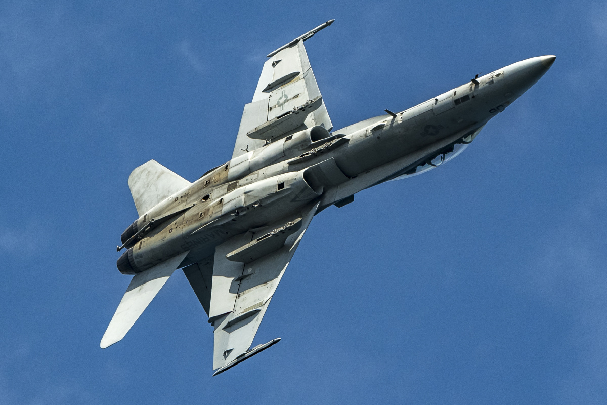 fa18d大黄蜂战斗机