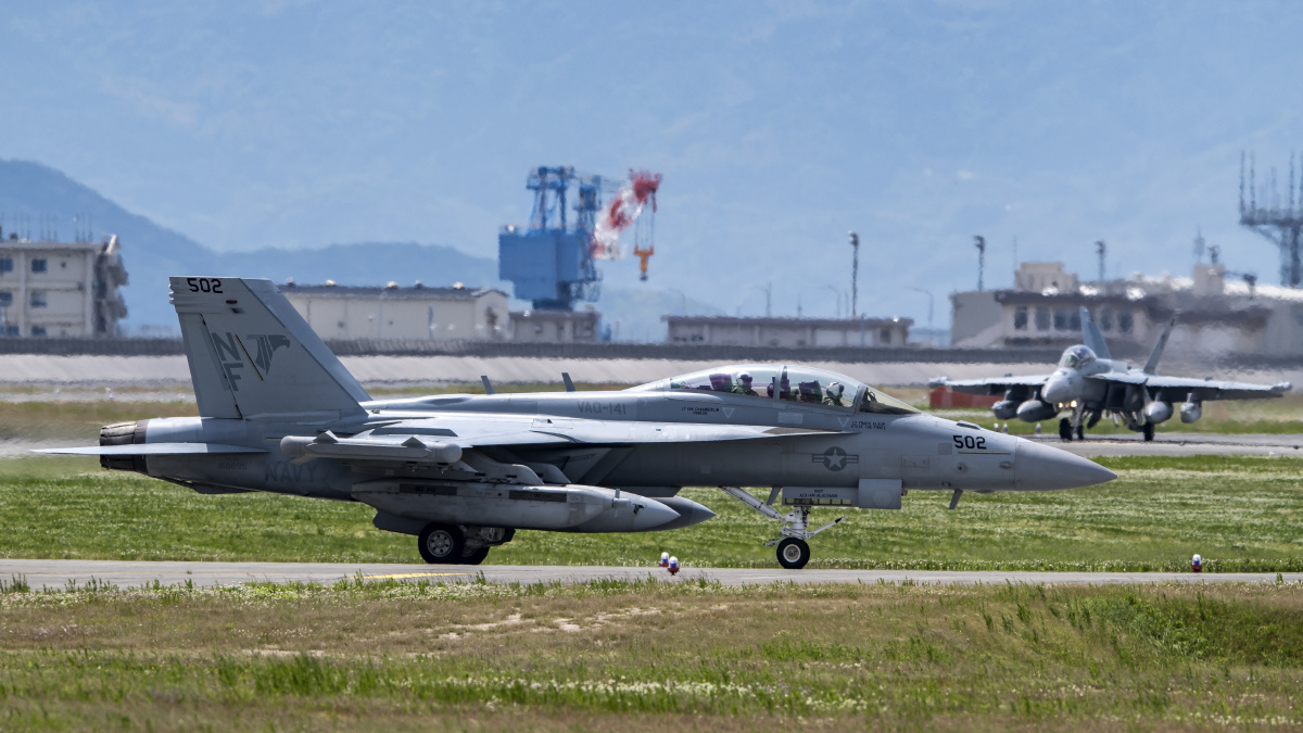 ea18g咆哮者电子战机