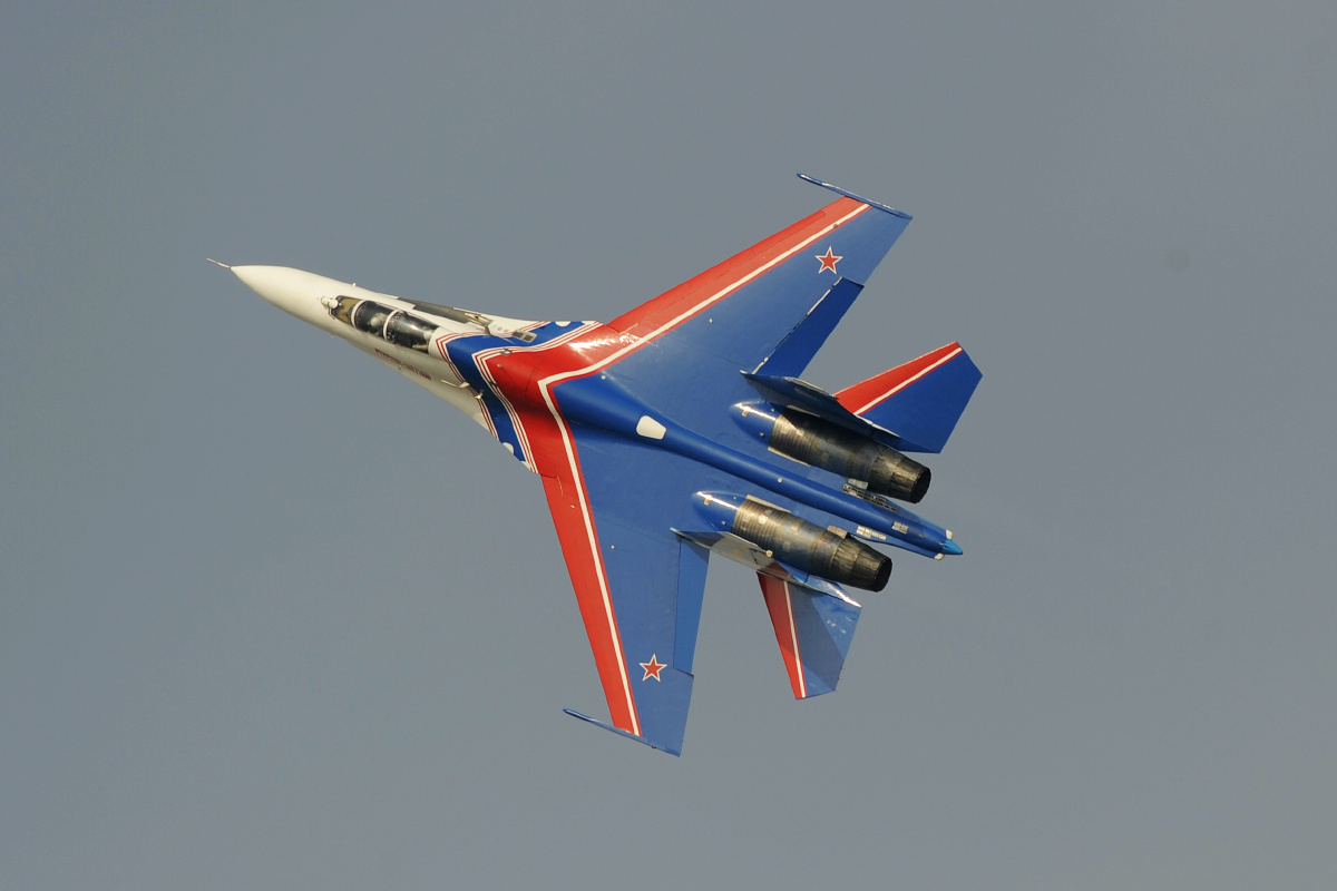 苏27su27勇士飞行表演队2012珠海航展资料图