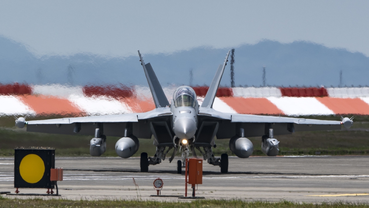 ea18g咆哮者电子战机