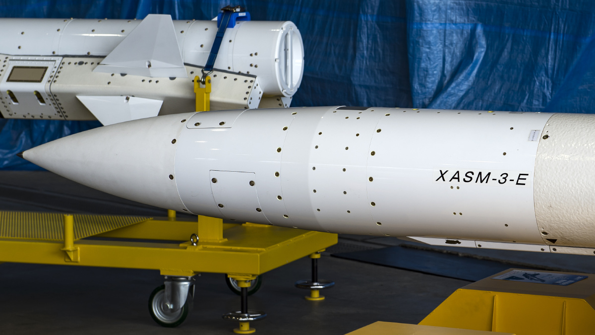 xasm3超音速反舰导弹资料图