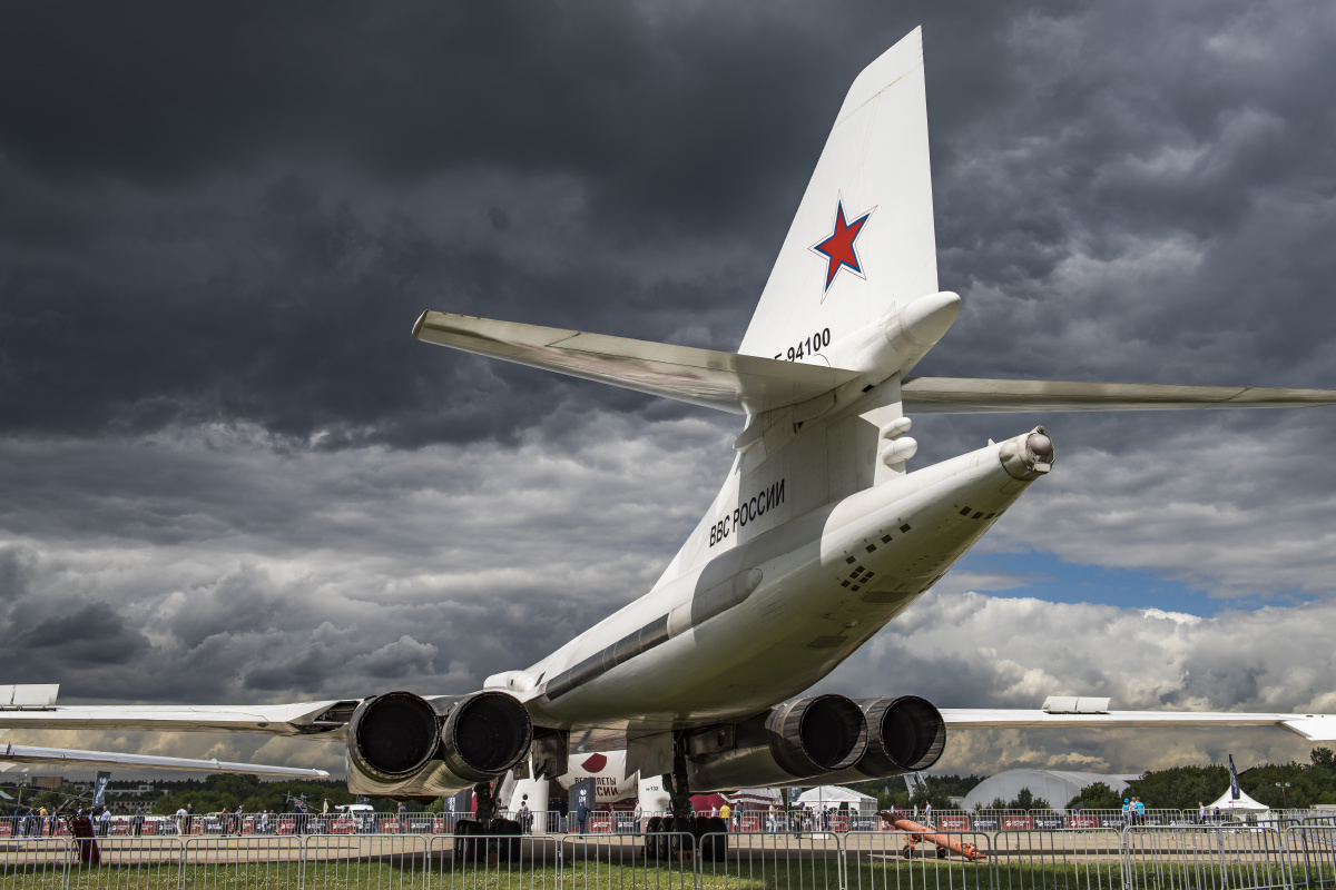 图160tu160超音速战略轰炸机资料图