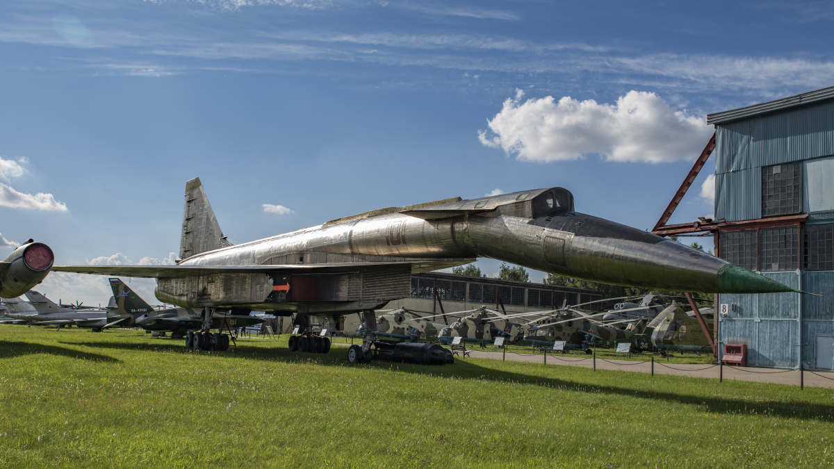 t-4 超音速轰炸机资料图