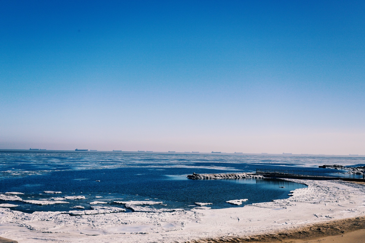 秦皇岛夜景与海