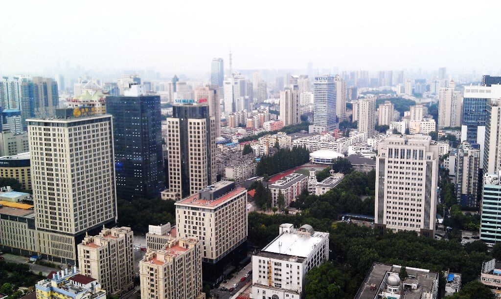 珠江路，新世界大厦<br />
