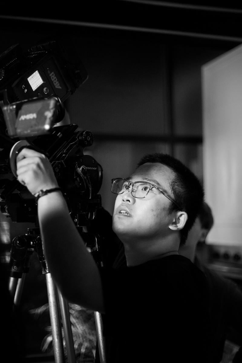 摄影师在拍摄中 br />