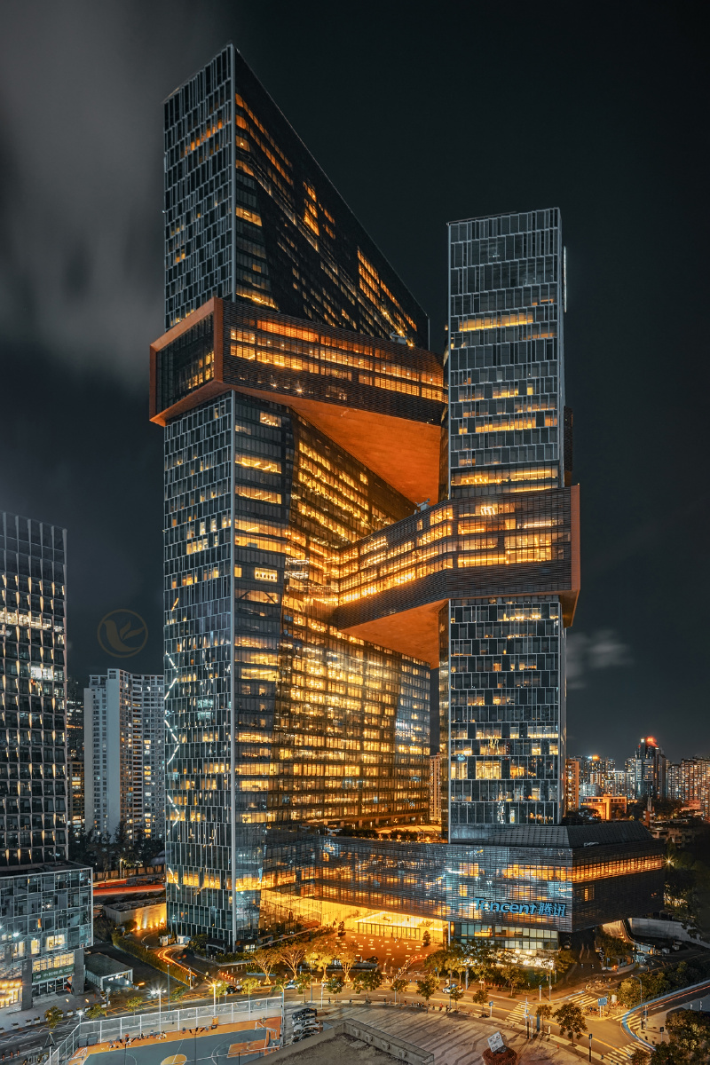 夜幕下的腾讯滨海大厦