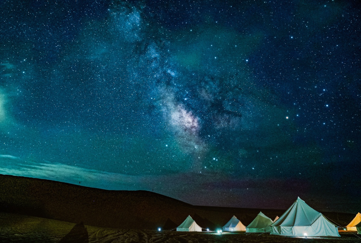 宁夏中卫的星空到达的下午还是很厚的云层半夜12点后云量慢慢吹散银河