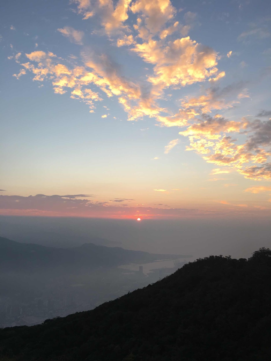 鹏城第一峰,最美日出