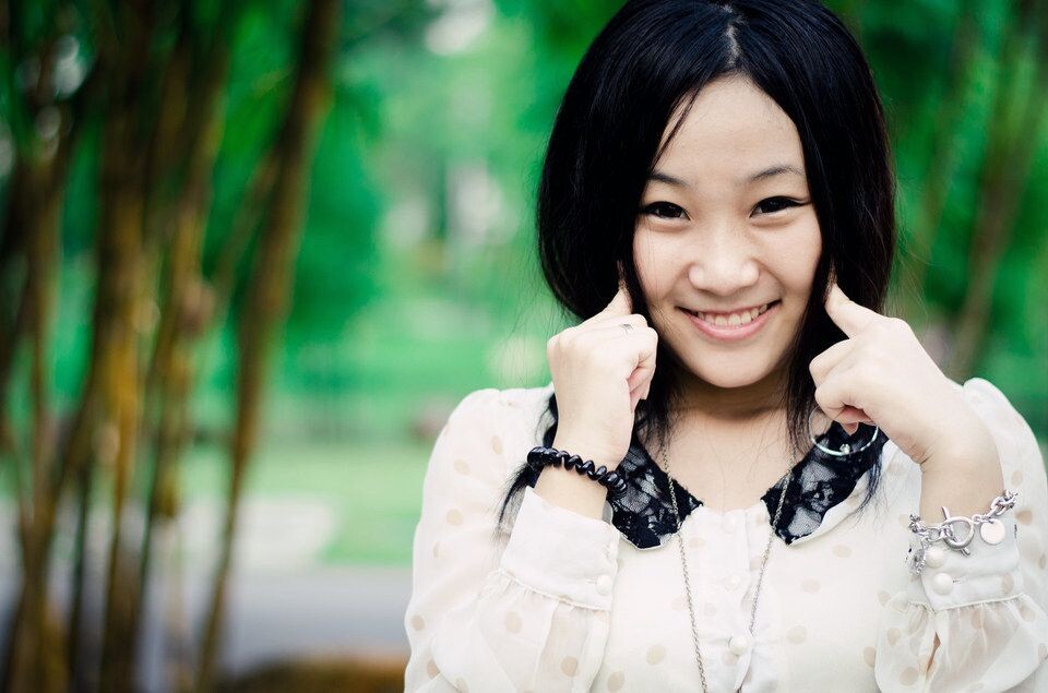 Your sweety smile.<br />
新手第一次用定焦，什么都不管，直接开到极限光圈1.8，于是就酱紫了，不懂这个效果是好是坏呢。