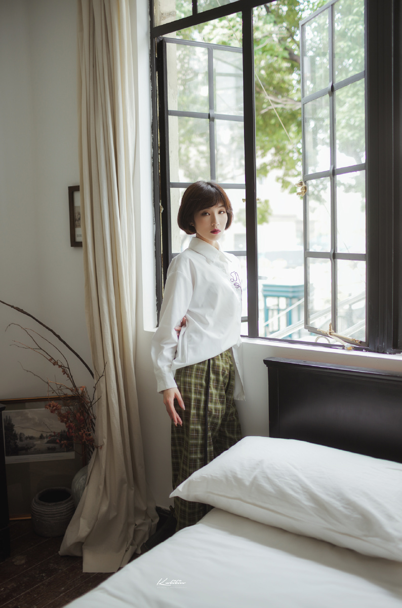 白衬衫少女 出境:牛奶