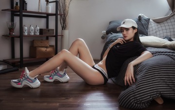 001