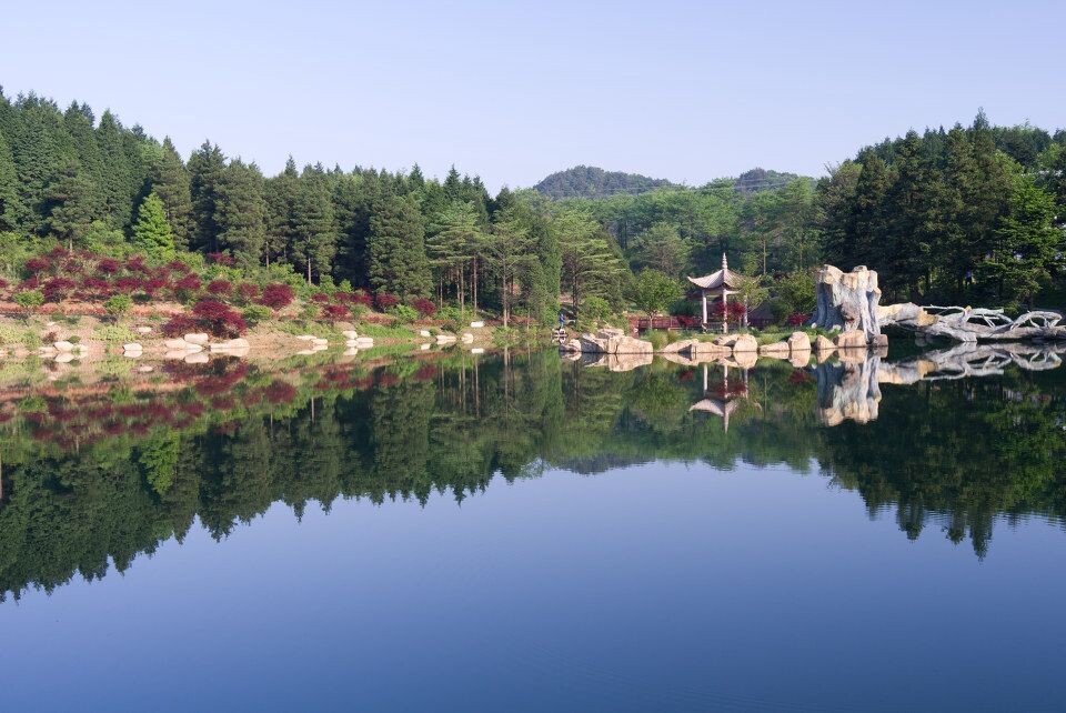 仰天湖山庄<br />
